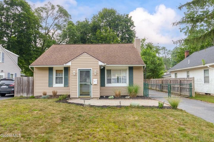 14 Fletcher Road, Guilderland, NY, photo 1