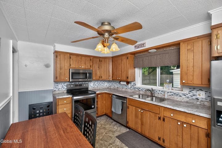 14 Fletcher Road, Guilderland, NY, photo 2