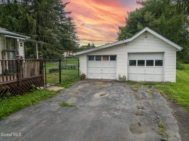 454 New York 43, Stephentown, NY, photo 3