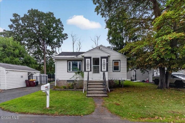 4 Broadway, Latham, NY