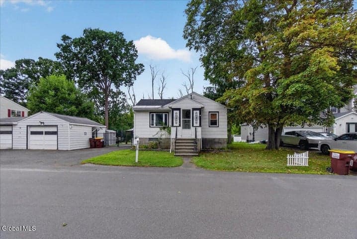 4 Broadway, Latham, NY, photo 3