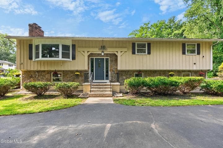 16 Golf Road, Schenectady, NY, photo 1