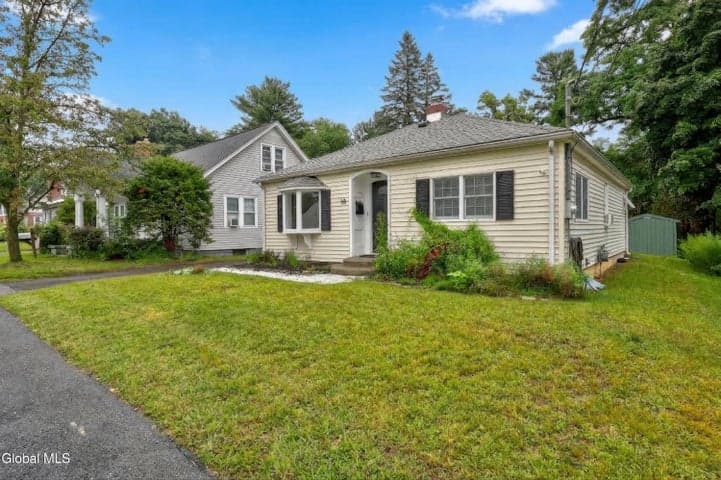58 Frederick Avenue, Colonie, NY, photo 3
