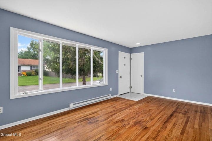 20 Lawrence Avenue, Latham, NY, photo 2