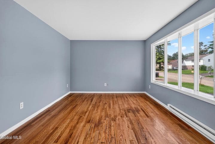 20 Lawrence Avenue, Latham, NY, photo 3