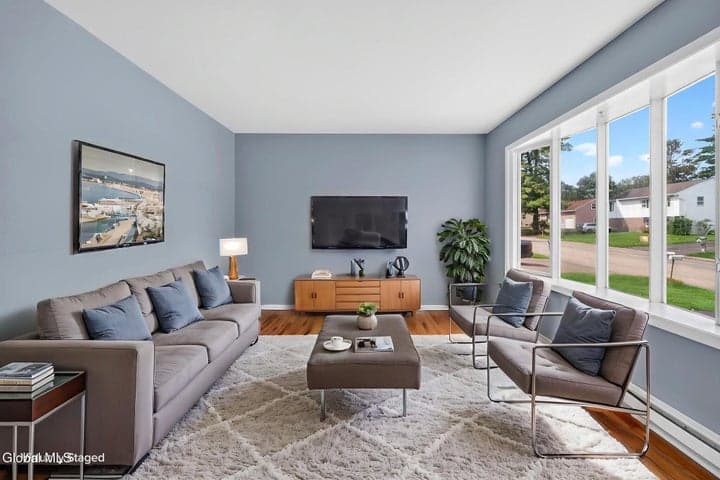 20 Lawrence Avenue, Latham, NY, photo 4