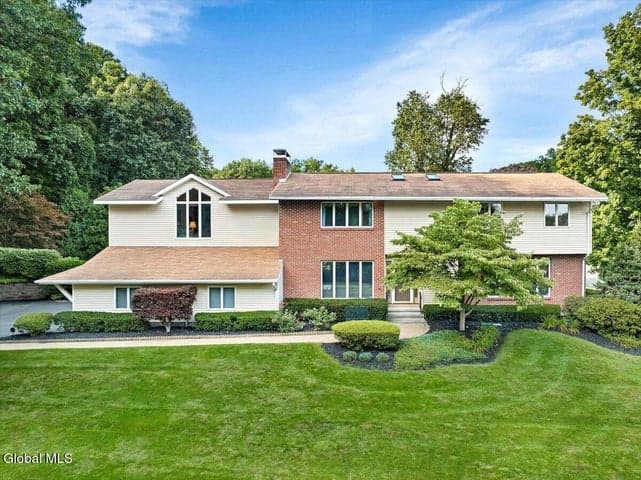 1 Oak Ridge, Menands, NY, photo 2