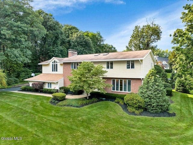 1 Oak Ridge, Menands, NY, photo 1
