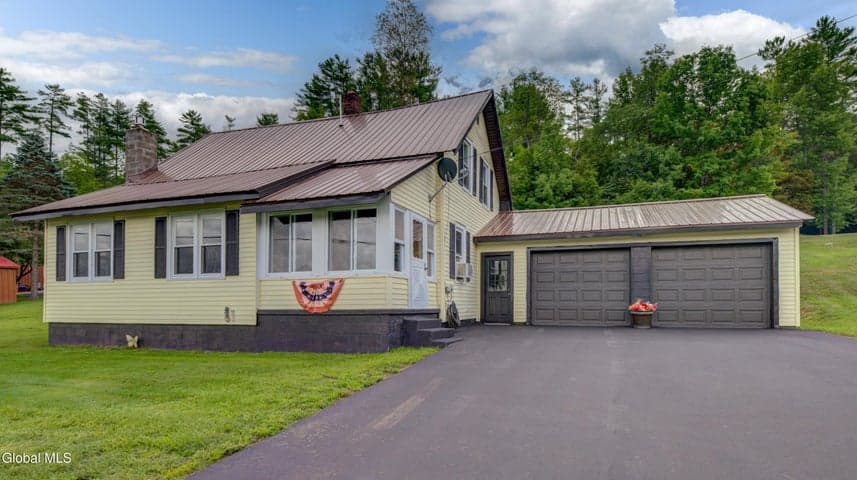 134 Griffin Road, Wells, NY, photo 1