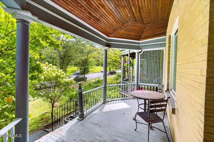 69 S Lake Avenue, Albany, NY, photo 2