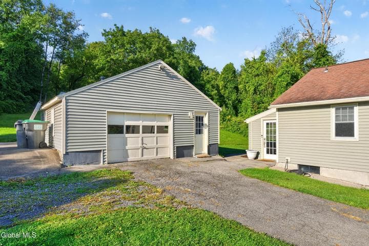 1059 Sacandaga Road, Schenectady, NY, photo 2