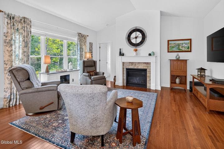 58 Lakepointe Way, Saratoga Springs, NY, photo 5