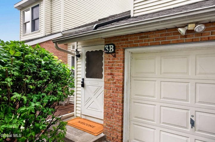 3B Tupelo Drive, Halfmoon, NY, photo 2