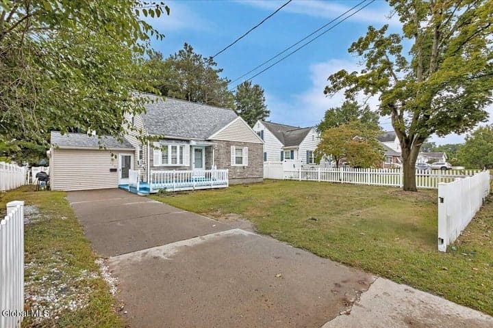 126 Osborne Road, Colonie, NY, photo 3