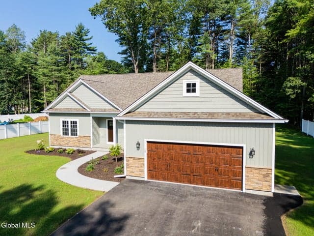23 MountainView Terrace, Queensbury, NY, photo 2