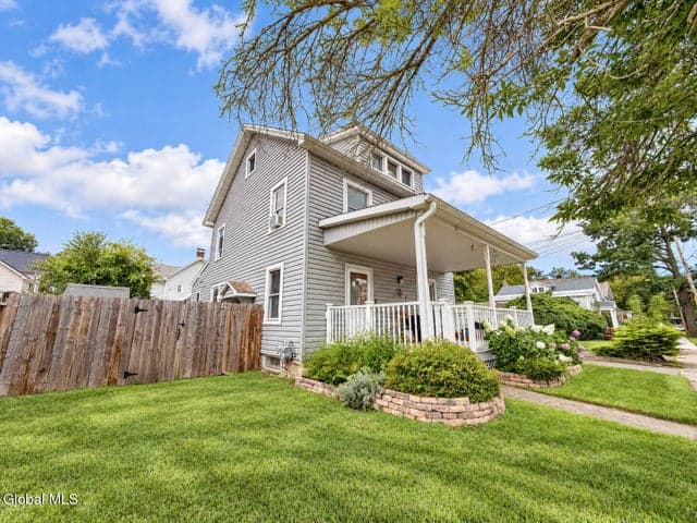 16 Murdock Avenue, Glens Falls, NY, photo 2