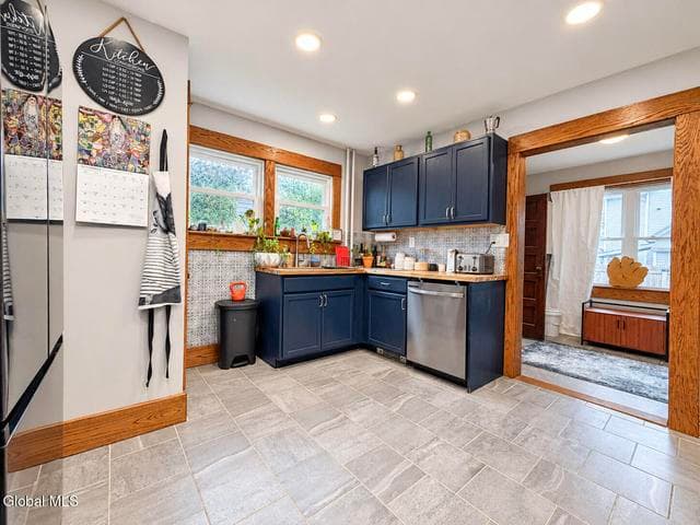 16 Murdock Avenue, Glens Falls, NY, photo 5