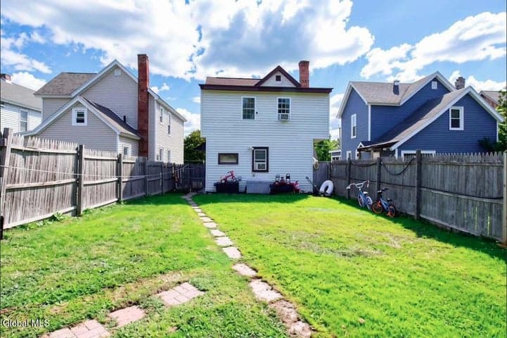 23 Yost Street, Johnstown, NY, photo 4