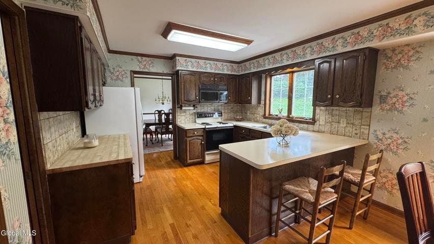 6 Thistledown Court, Loudonville, NY, photo 3