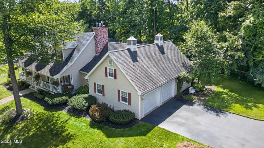 4 Massachusetts Court, Clifton Park, NY