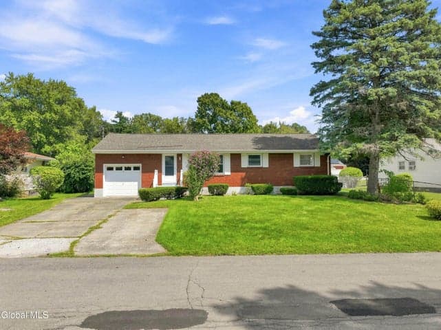 4 Pettibone Drive, Albany, NY, photo 2
