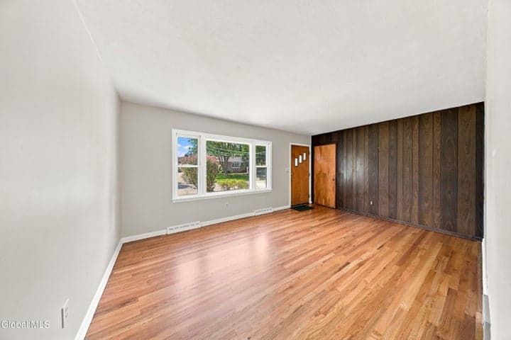4 Pettibone Drive, Albany, NY, photo 3