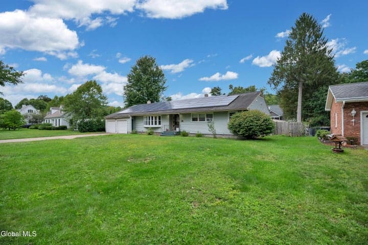 26 Fort Amherst Road, Queensbury, NY, photo 2