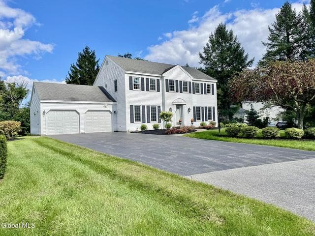 32 Greyledge Drive, Loudonville, NY