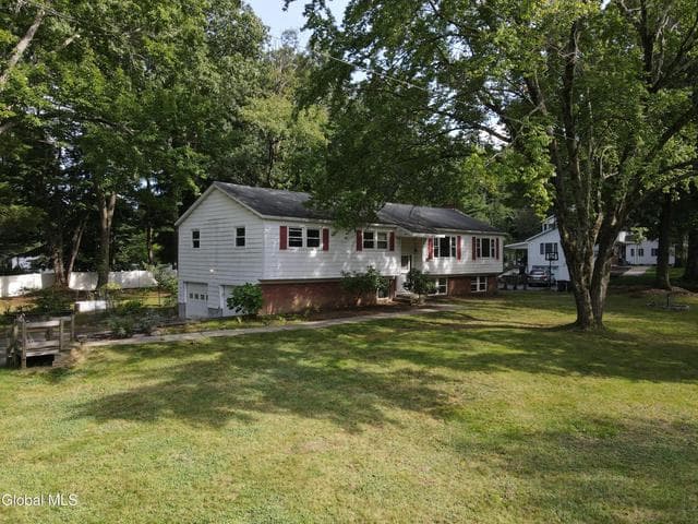 1 Torrero Drive, Clifton Park, NY, photo 4