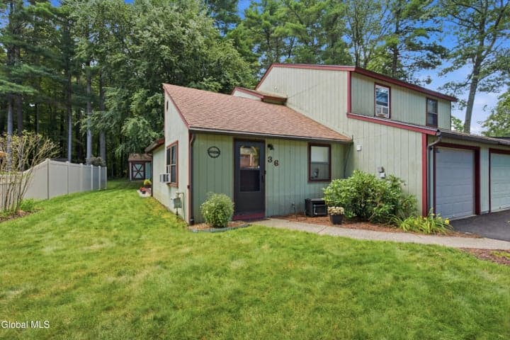 36 Snowberry Road, Ballston Spa, NY, photo 2