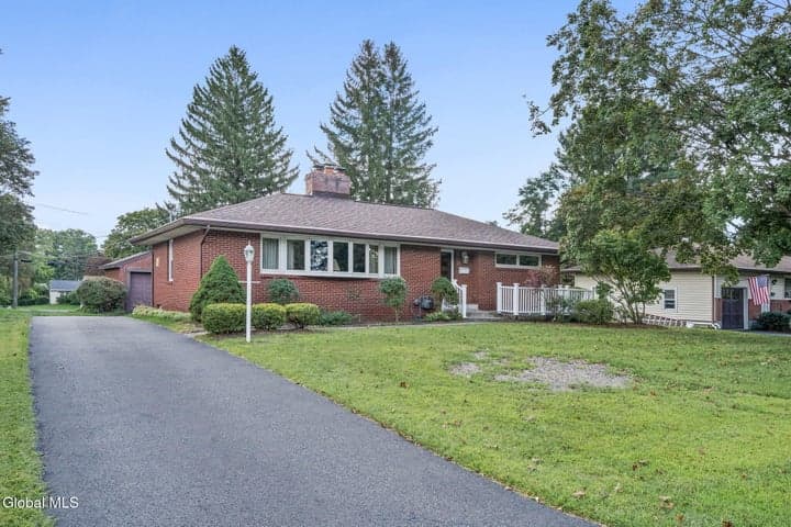 27 W Glenwood Drive, Latham, NY, photo 2