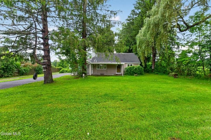 1135 Sacandaga Road, Schenectady, NY, photo 2