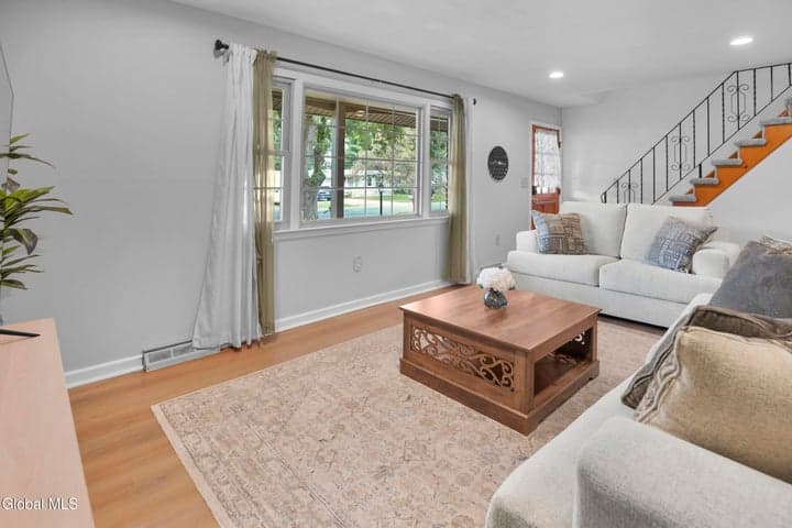 15 Walter Drive, Saratoga Springs, NY, photo 3