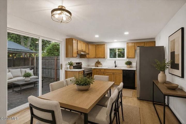 14 Taylor Street, Glens Falls, NY, photo 5