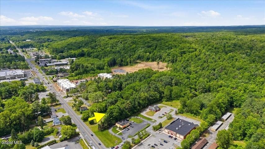 645 US-9, Wilton, NY, photo 4