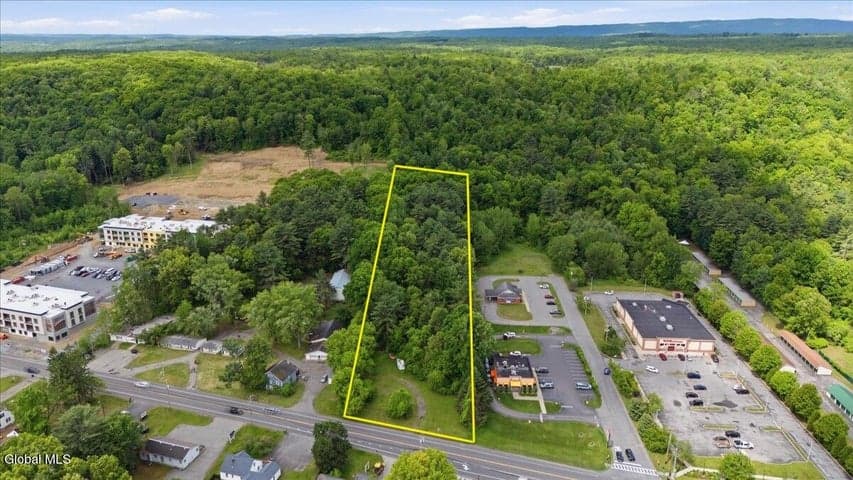 645 US-9, Wilton, NY, photo 5