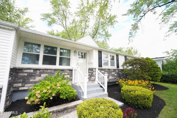 24 Harold Avenue, Latham, NY, photo 2