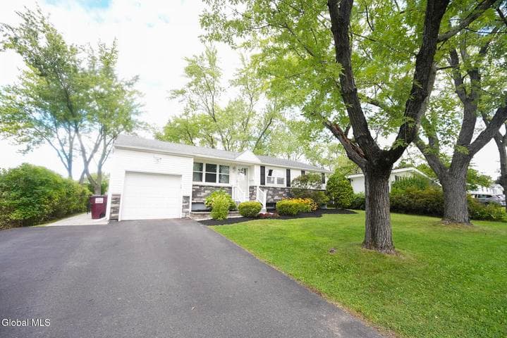 24 Harold Avenue, Latham, NY, photo 4