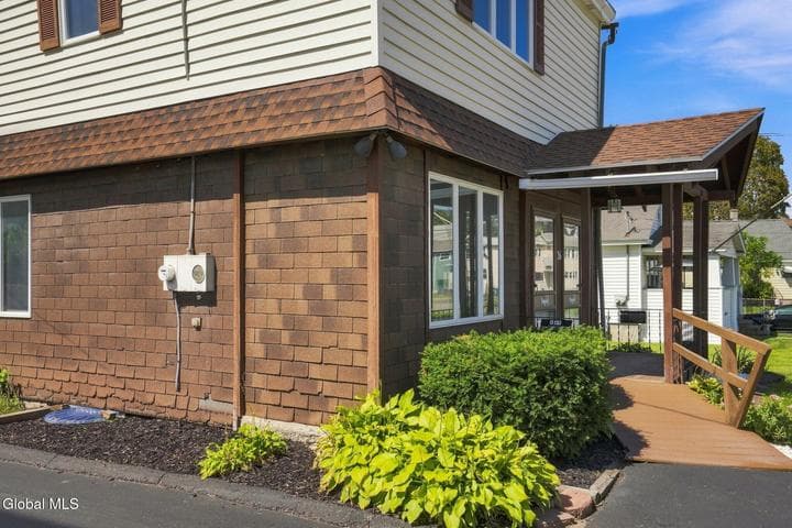 26 Charles Street, Waterford, NY, photo 4