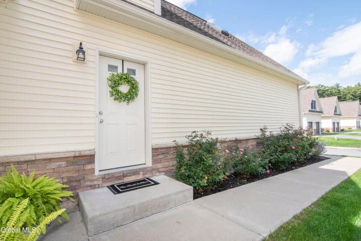 49 Cornerstone Drive, Ballston Spa, NY, photo 3