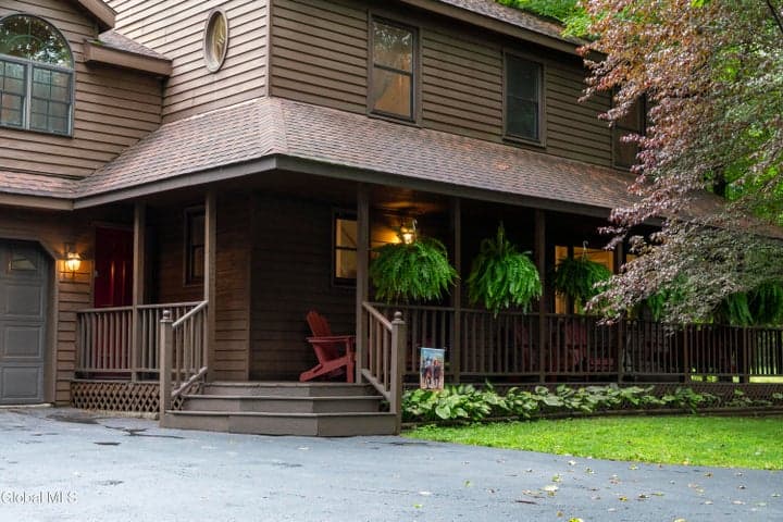 28 Hyspot Road, Greenfield, NY, photo 2