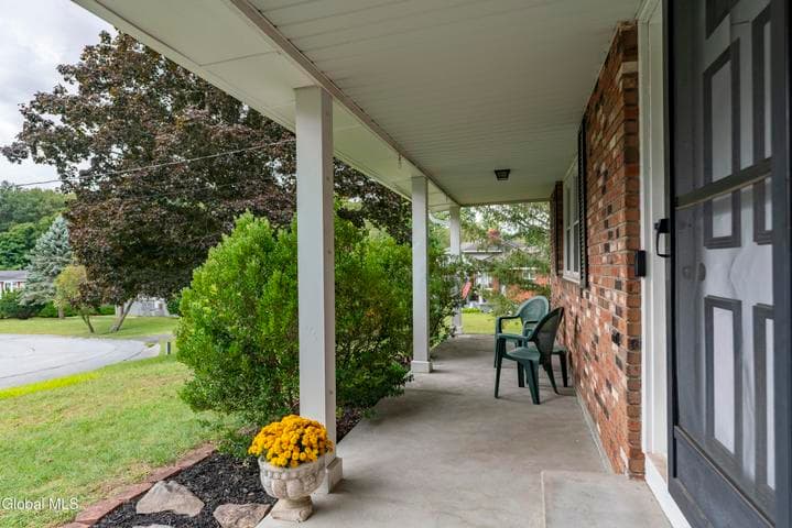 15 West Drive, Malta, NY, photo 3