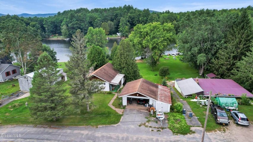 15 Hayes Drive, Lake Luzerne, NY, photo 3