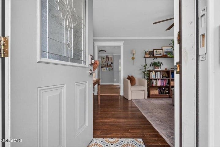 9 Cottonwood Place, Colonie, NY, photo 3