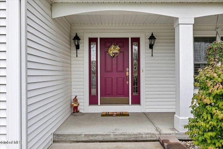 8 Gladstone Circle, Halfmoon, NY, photo 4