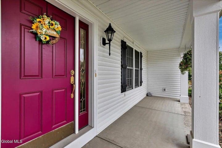 8 Gladstone Circle, Halfmoon, NY, photo 5