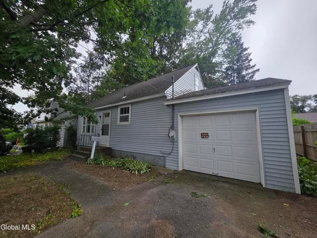 12 Fuller Terrace, Colonie, NY, photo 1