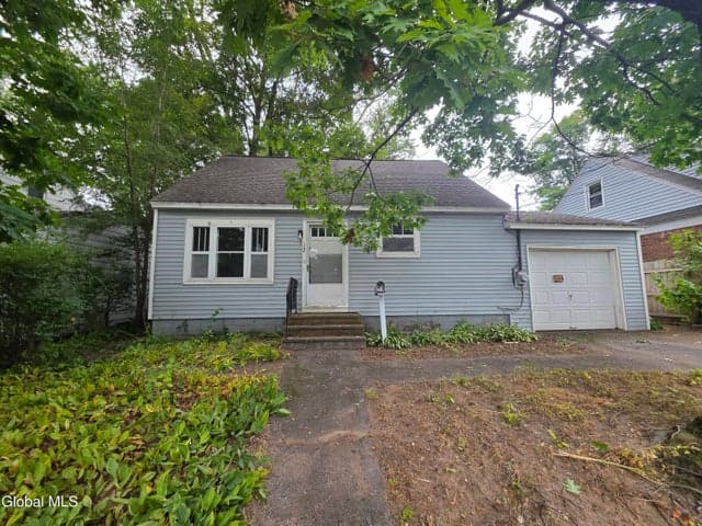 12 Fuller Terrace, Colonie, NY, photo 2