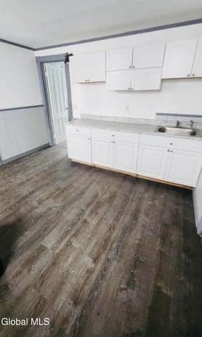 625 Clinton Avenue, Albany, NY, photo 2