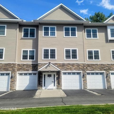 10304 Admirals Walk Drive #10, Cohoes, NY, photo 2
